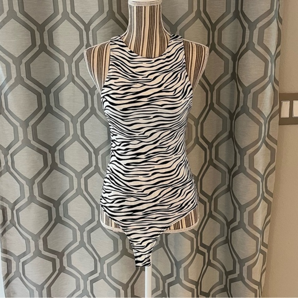 Gaze Sleeveless Zebra Print Bodysuit